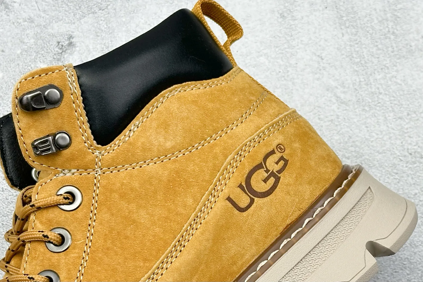🐲💰 600 support store opening UGG 2025 autumn and winter new men's mid-cut casual Martin boots series #Guangdong Dachang quality 25ss autumn and winter new style fashion trend matching The fabric is imported from Italy frosted cowhide. The whole shoe is made of genuine cowhide material, from the outsole to the hardware, all made from OEM raw materials. Good products do not kill pigs. The quality of the first order is strictly controlled. The full set of official website unified packaging. This winter's cold-proof outdoor products, daily casual matching A must-have for stylish men‼ American affordable luxury brand [UGG] Tasman Weather Hybrid Tasman hybrid series mid-top lightweight casual Martin boots" Size: 39-44 (one size larger than sports shoes)